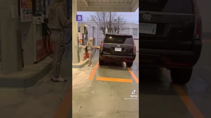 エスカレードの満タンはそう高くない