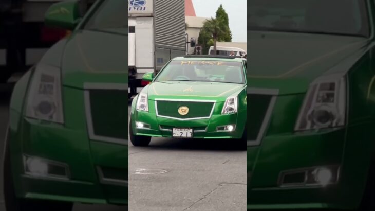 緑色のド派手なキャデラックが登場！ #cars #onfleek