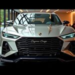 2025年新型ポルシェパナメーラ500初公開！驚異のハイブリッド性能と高級内装を徹底解説