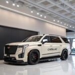 「ヤバすぎる！2025 キャデラック エスカレード V ロング 試乗レビュー｜682馬力のラグジュアリーモンスター！」