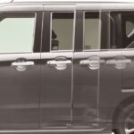 新車136万円！ イチバン安い「スライドドアワゴン」がスゴい！ ちょうどいい「軽ハイト」ボディに「LEDライト」や「スマアシ」まで付いて十分です！ ダイハツ「ムーヴL」の凄さとは