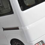 ダイハツ「“高級”軽バン」がスゴイ！ まるで「“ミニ”アルファード」なド迫力顔＆“カクカク”なツートンボディがイイ！ 「専用の豪華内装」も目を惹く「アトレー プレミアム ver 」って？